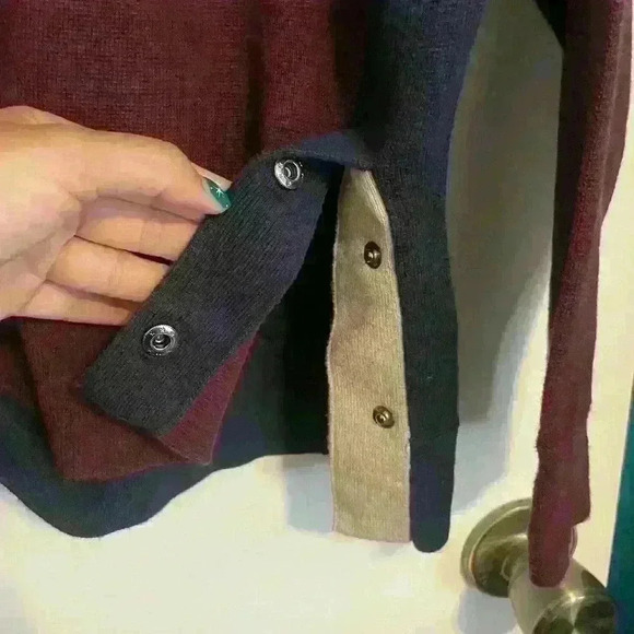 J Crew Colorblock Burgundy Navy and Tan Snap Sweater Large - Picture 4 of 4